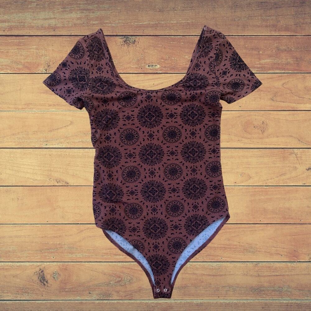 Forever 21 mauve short sleeve bodysuit